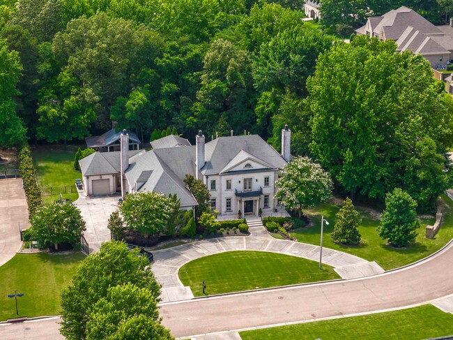Foto del edificio - 9039 N Hollybrook Ln