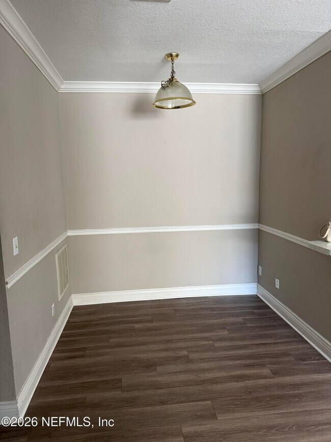 Building Photo - 13810 Sutton Park Dr N