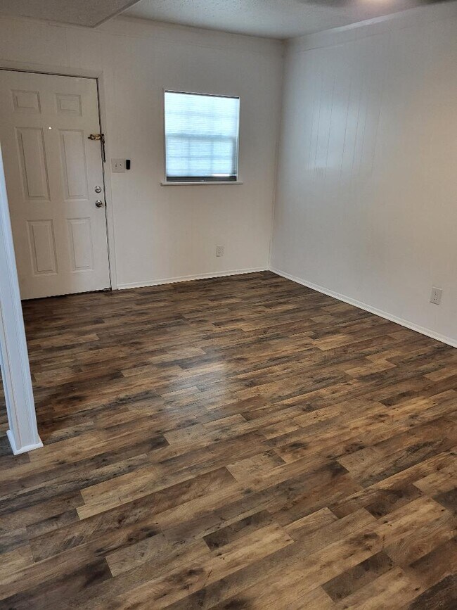 Living Room - 804 W I Ave