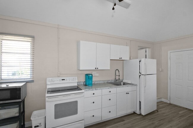 Building Photo - Nokomis Annual Efficiency for Rent
