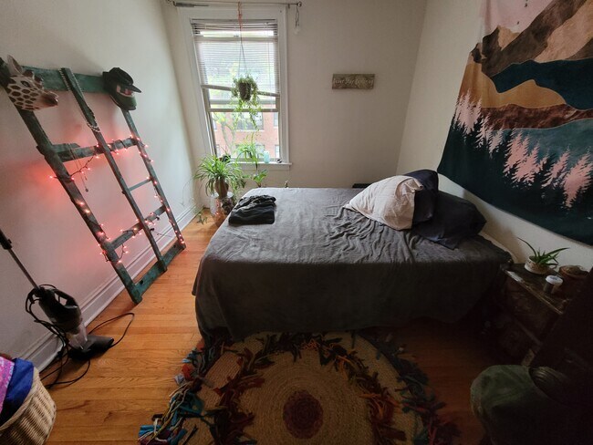 Foto del edificio - 3555 N Racine Ave