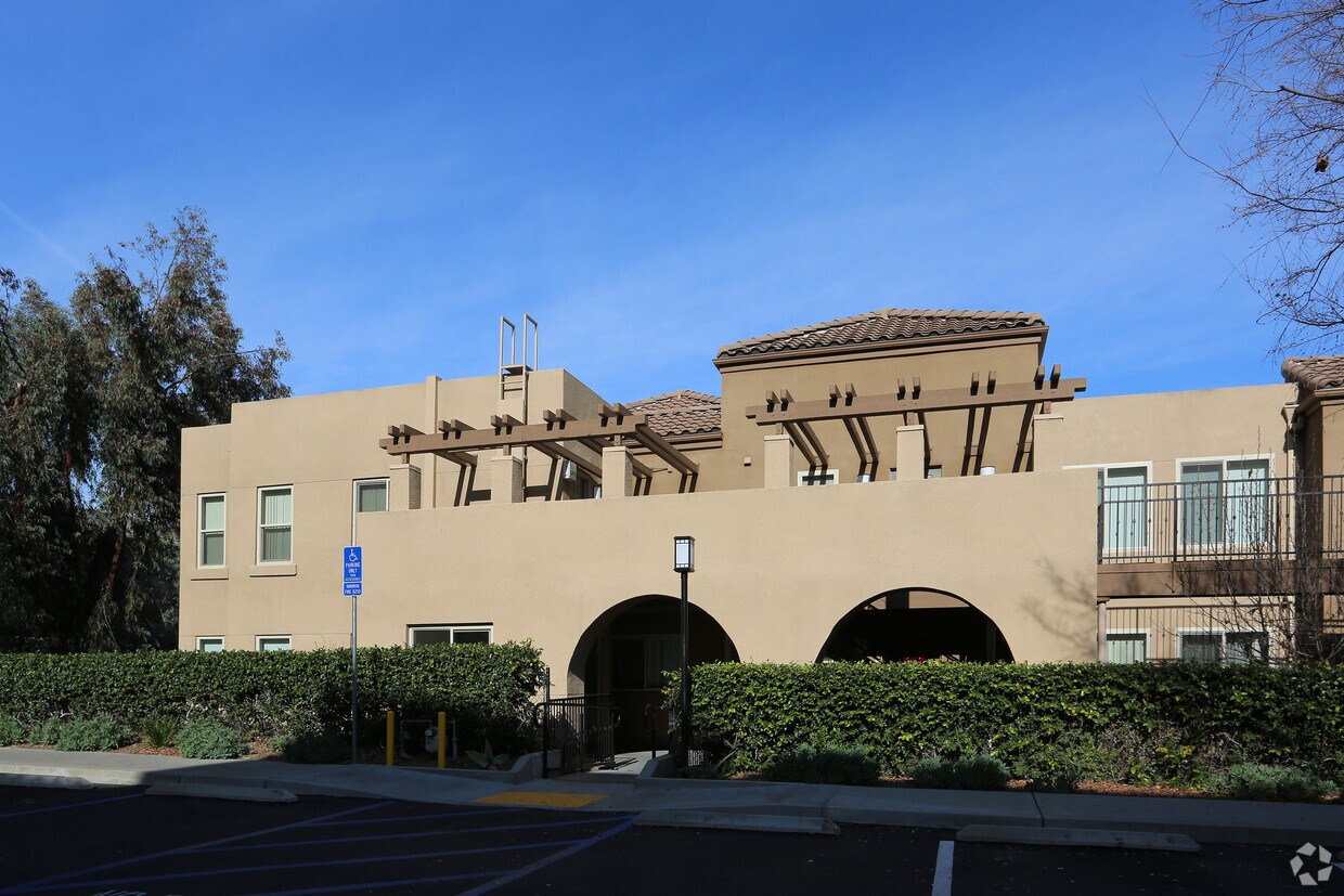 Foto del edificio - Campina Court Apartments