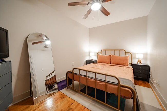 Foto del edificio - 1638 N Western Ave