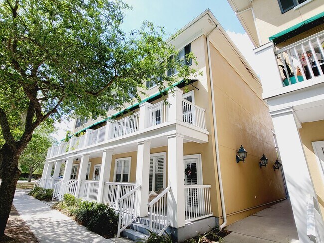 Foto del edificio - Stylish 2/2.5 condo in the heart of Downto...