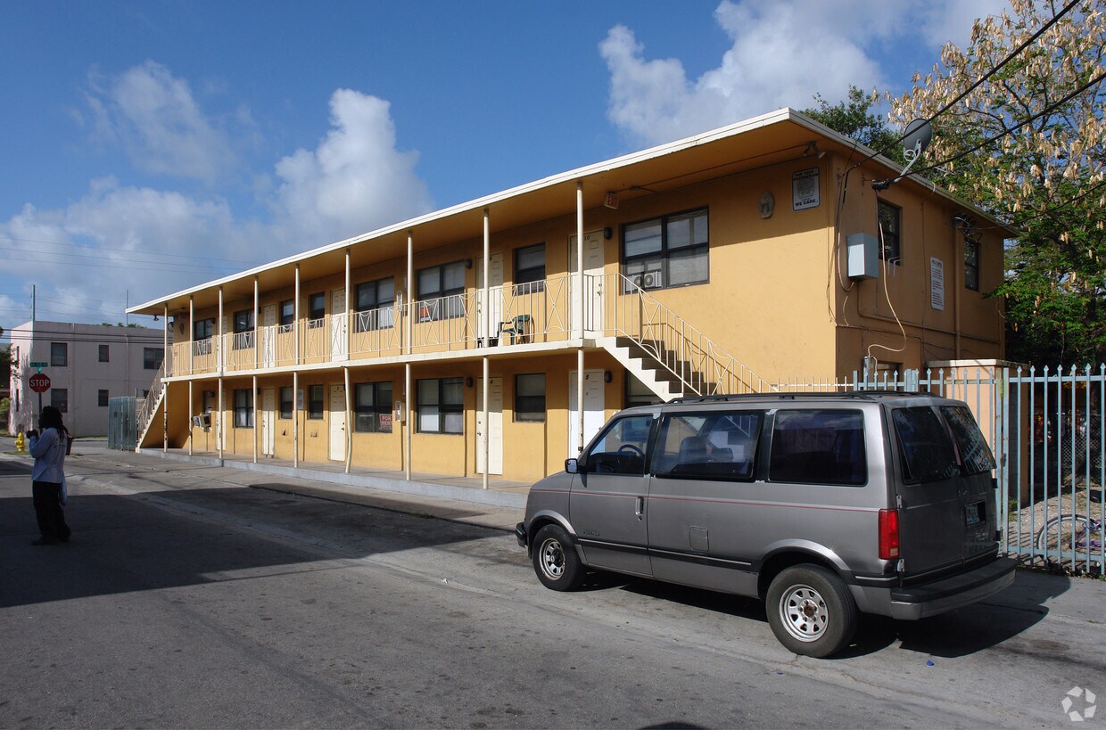 Building Photo - 1210 NW 2nd Ave