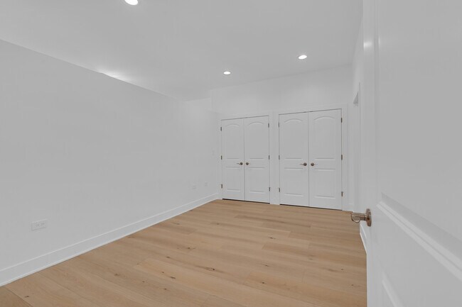 Foto del edificio - 3630 N Harlem Ave