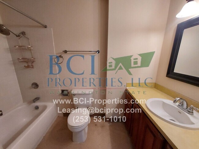 Foto del edificio - 10616 98th St SW