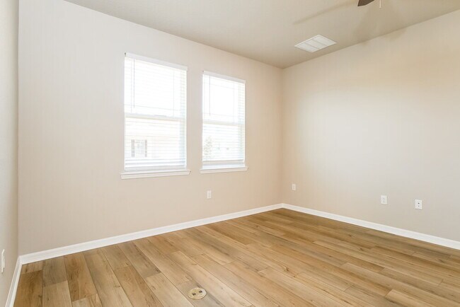 Building Photo - 2260 Crossbow St