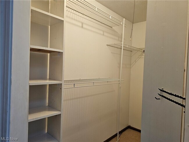 Foto del edificio - 7021 Longview Dr