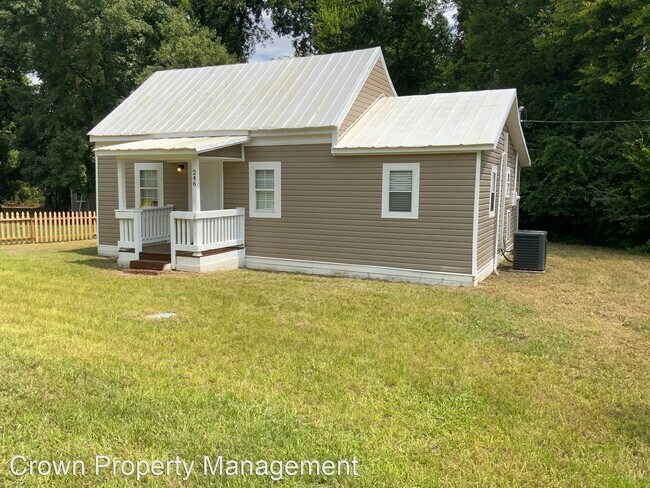 Foto del edificio - 3 br, 1 bath House - 246 Maple St