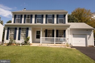 Building Photo - 4 Fieldstone Ct