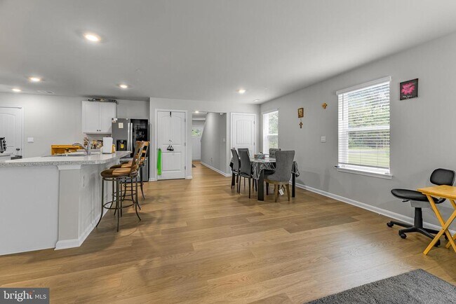 Foto del edificio - 459 Currant Cir