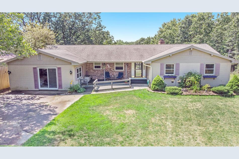 Foto principal - 3076 53rd St