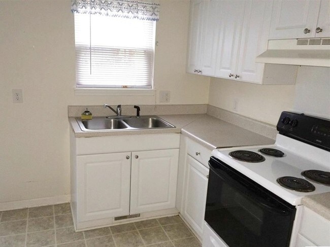 Foto del diseño de interior - 1520 N Main Ave