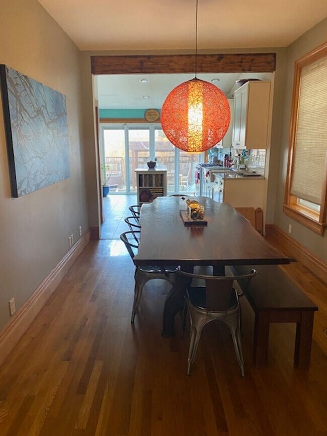 Building Photo - Beautifully renovated 1892 Buckman Bungalow with Hardwoods, Fenced Yard, A/C