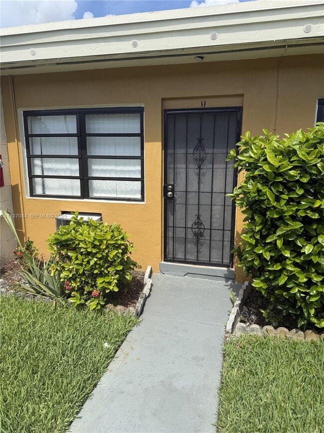 Foto del edificio - 1845 Pembroke Rd