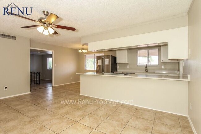 Foto del edificio - 4 bed, 2 bath with RV Gate!