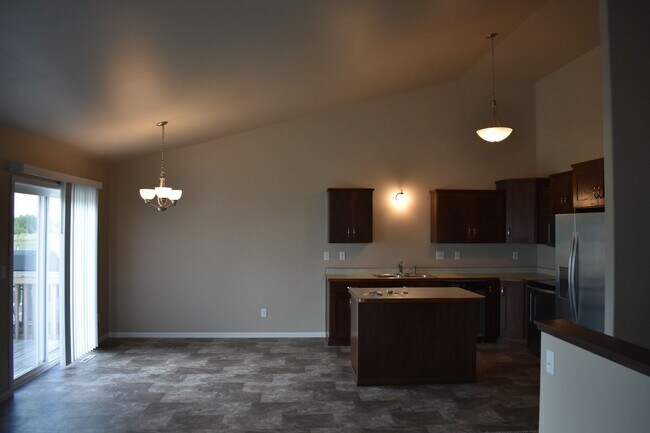 Foto del edificio - 3 Bed 3 Bath Twin Home