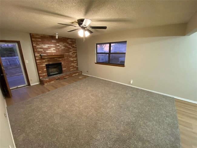 Building Photo - 805 Condor Ct