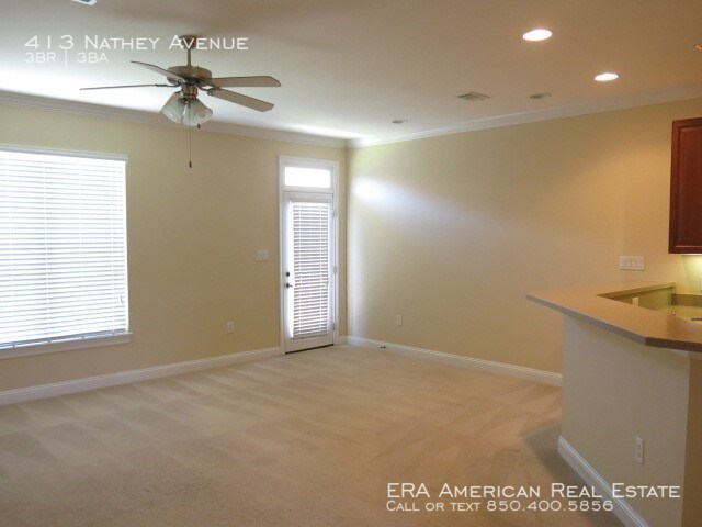 Building Photo - 3 Bed Walton Oaks Townhome!