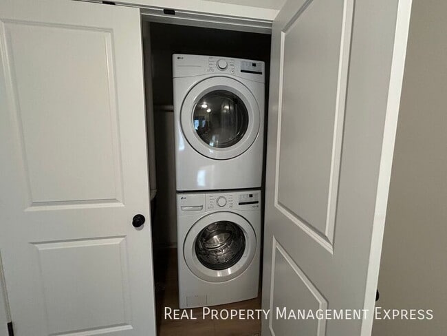 Foto del edificio - Beautiful 2 Bed Townhome in Sioux Falls