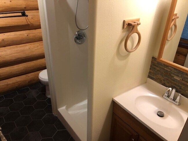 Foto del edificio - Century 21 Gold Rush - 1bed/1bath cabin (2...