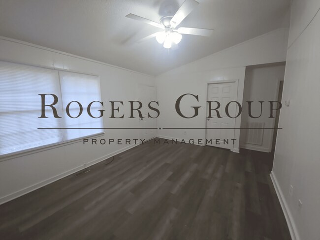 Building Photo - #450 - 240-242 Crozier St Duplex