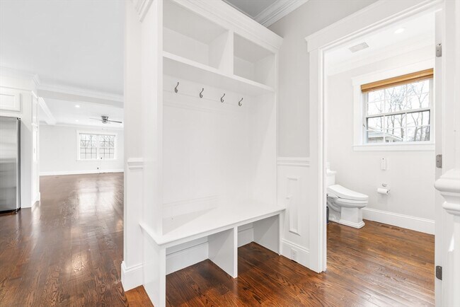 Foto del edificio - 53 Old Mystic St