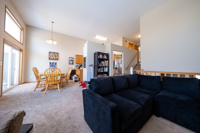 Building Photo - 15124 Cimarron Way