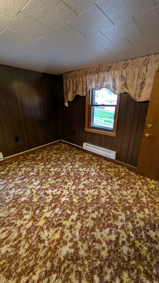 Building Photo - 1108 Charles St