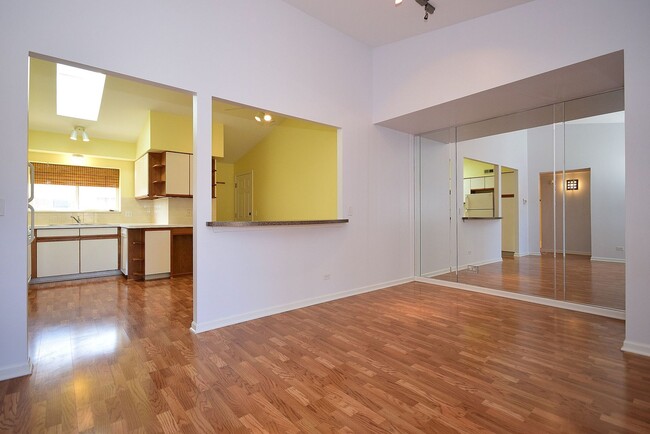 Building Photo - 5351 N East River Rd