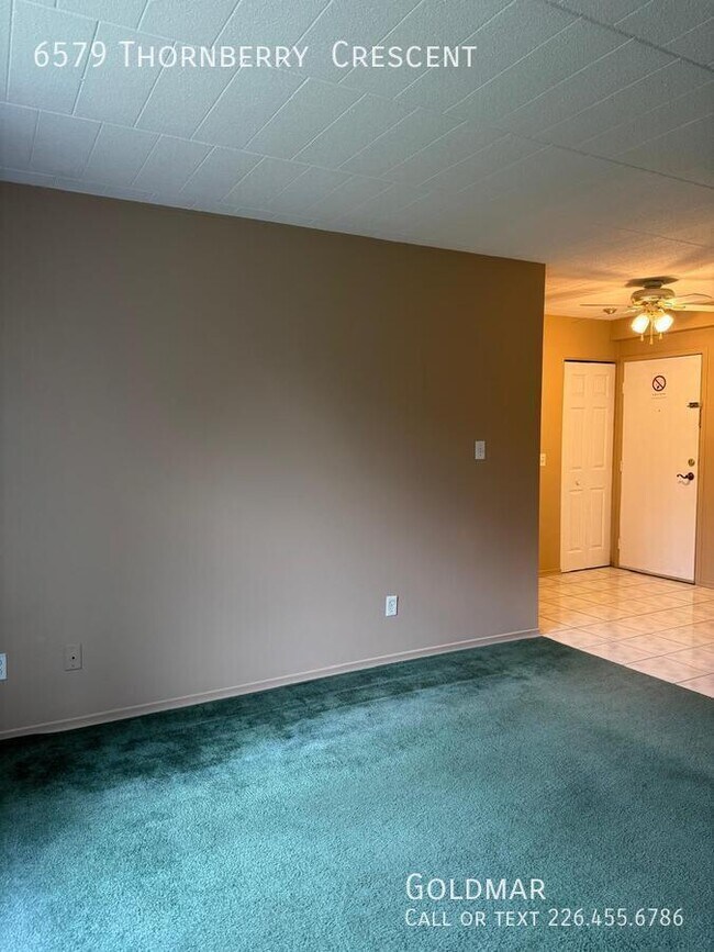 Photo du bâtiment - amazing price for this 2 bedroom suite in ...