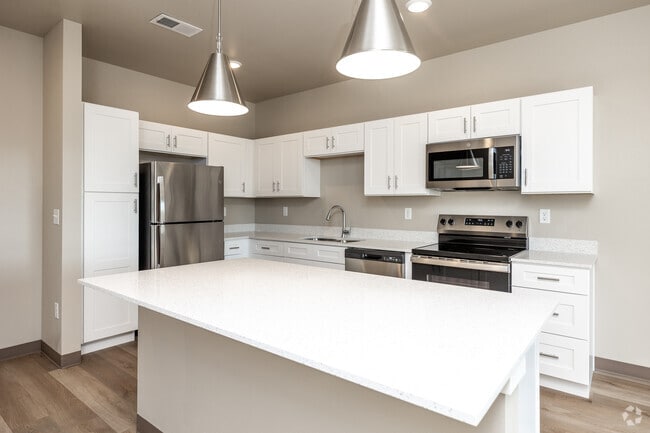1BR, 1BA - 780SF - C - Kitchen - The Baltic