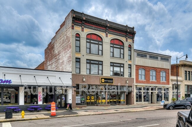 Building Photo - 1106 Broad St