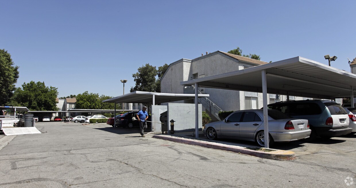 Foto del edificio - 9633 Juniper Ave