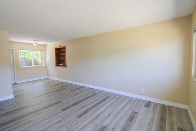 Building Photo - 1778 Vicente Dr