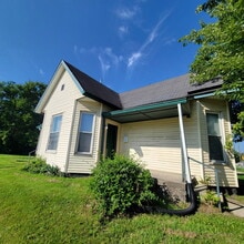 Building Photo - 1801 W 10th St