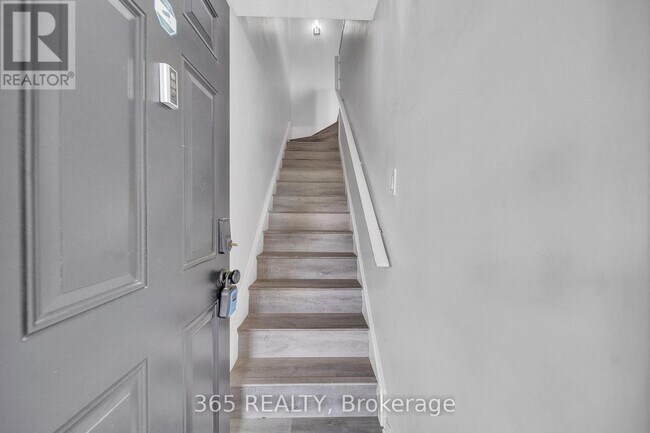 Photo du bâtiment - 45 Cedarhill Crescent