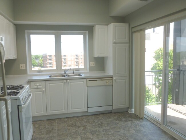 Building Photo - 3303 Grove Ave