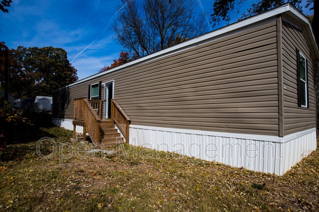 Building Photo - 2710 N Farm Rd 137