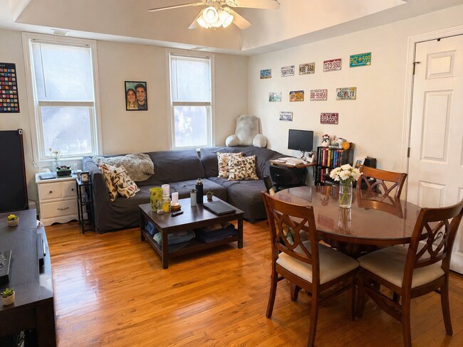 Foto del edificio - 136 W 7th St