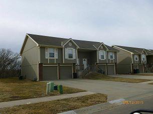 Foto principal - 2 Bed, 2 Bath Platte City Duplex with 2 ca...