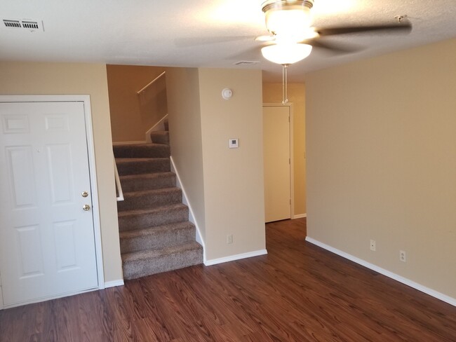 Building Photo - Townhome with a fireplace