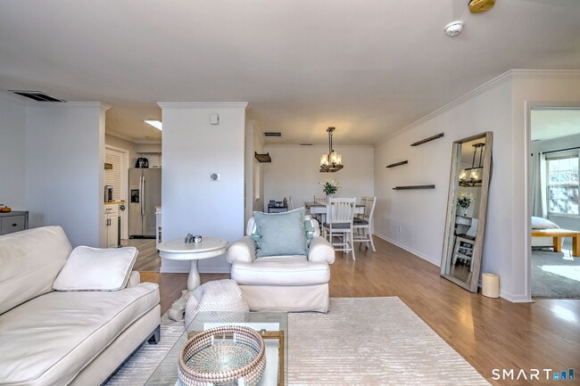 Foto del edificio - 50 Greenview Ln