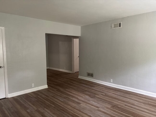Building Photo - Beautiful South Cloverdale