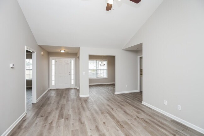 Foto del edificio - 235 Acorn Hill Ct