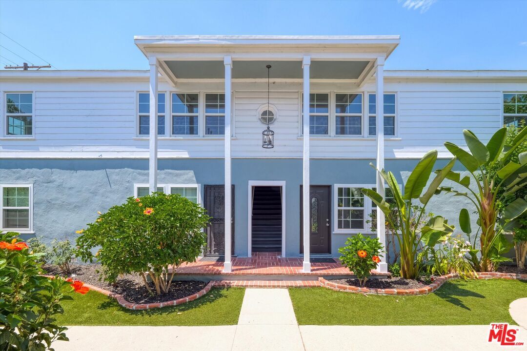 Foto principal - 11683 Chandler Blvd