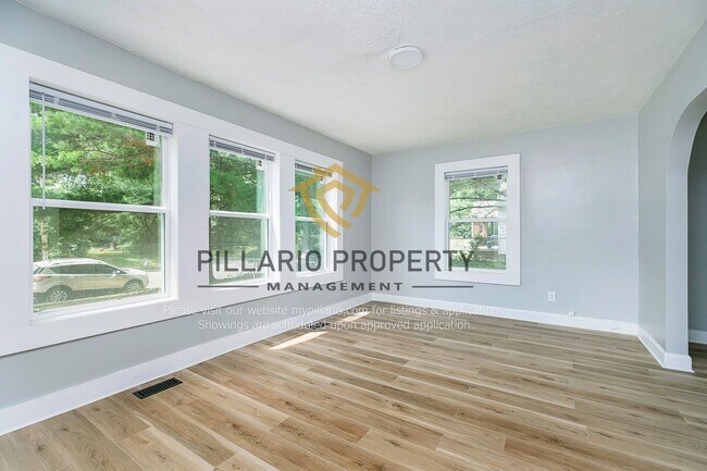 Building Photo - $500 OFF Move-In Special!! Cozy 3 Bedroom, 1 Bathroom Home Available with Large Yard!