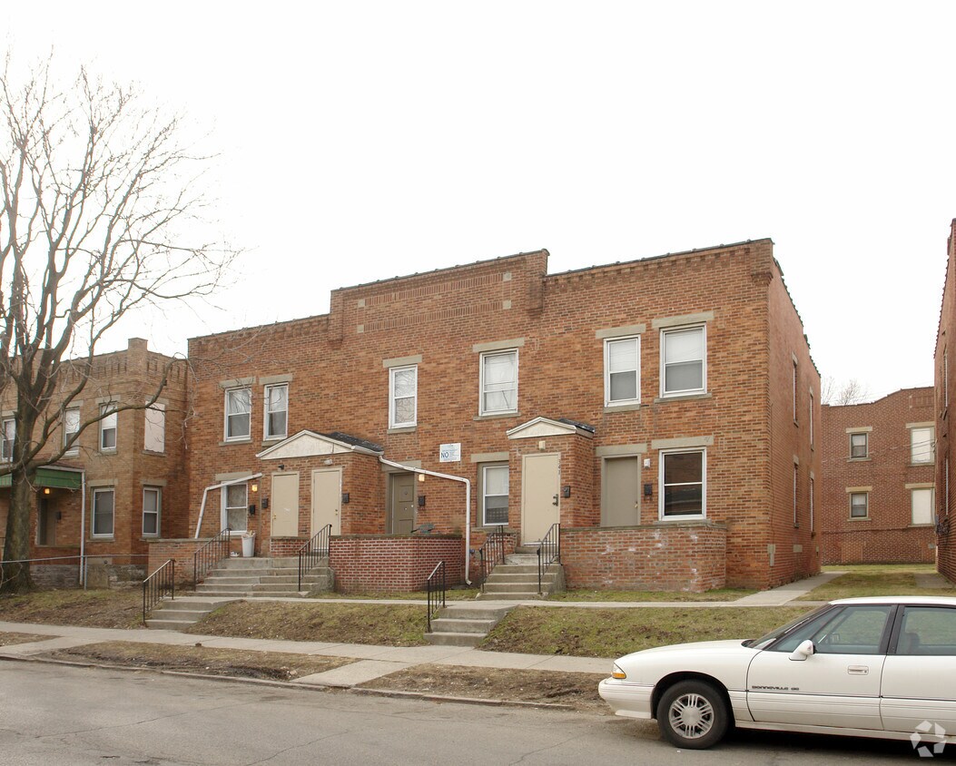Primary Photo - 341-345 E 11th Ave