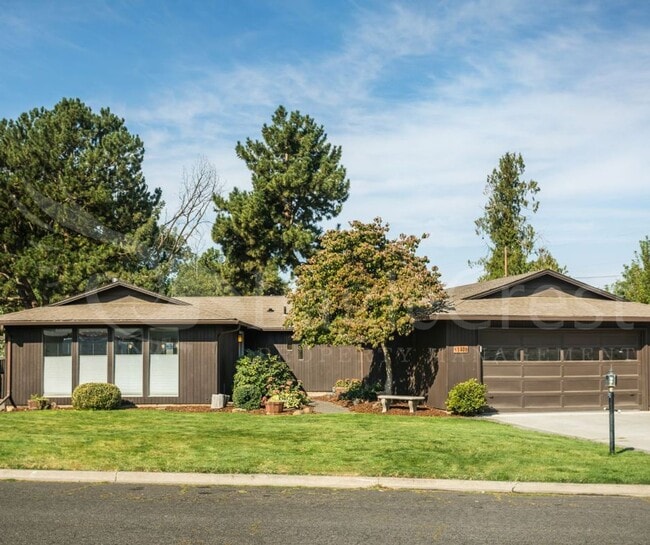 Building Photo - Live Large in 1,632 Sq. Ft. – Gorgeous 3BR...